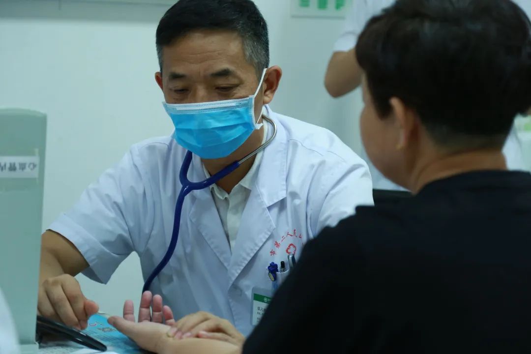 全國首批！遼西首例！葫蘆島市第二人民醫(yī)院心臟中心完成遼西首例Micra AV無導線起搏器植入術(shù)(圖1)
