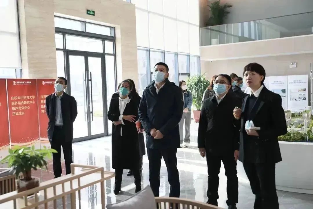 龍港區人大、區政府領導一行視察調研龍港國際醫療健康產業園(圖9)